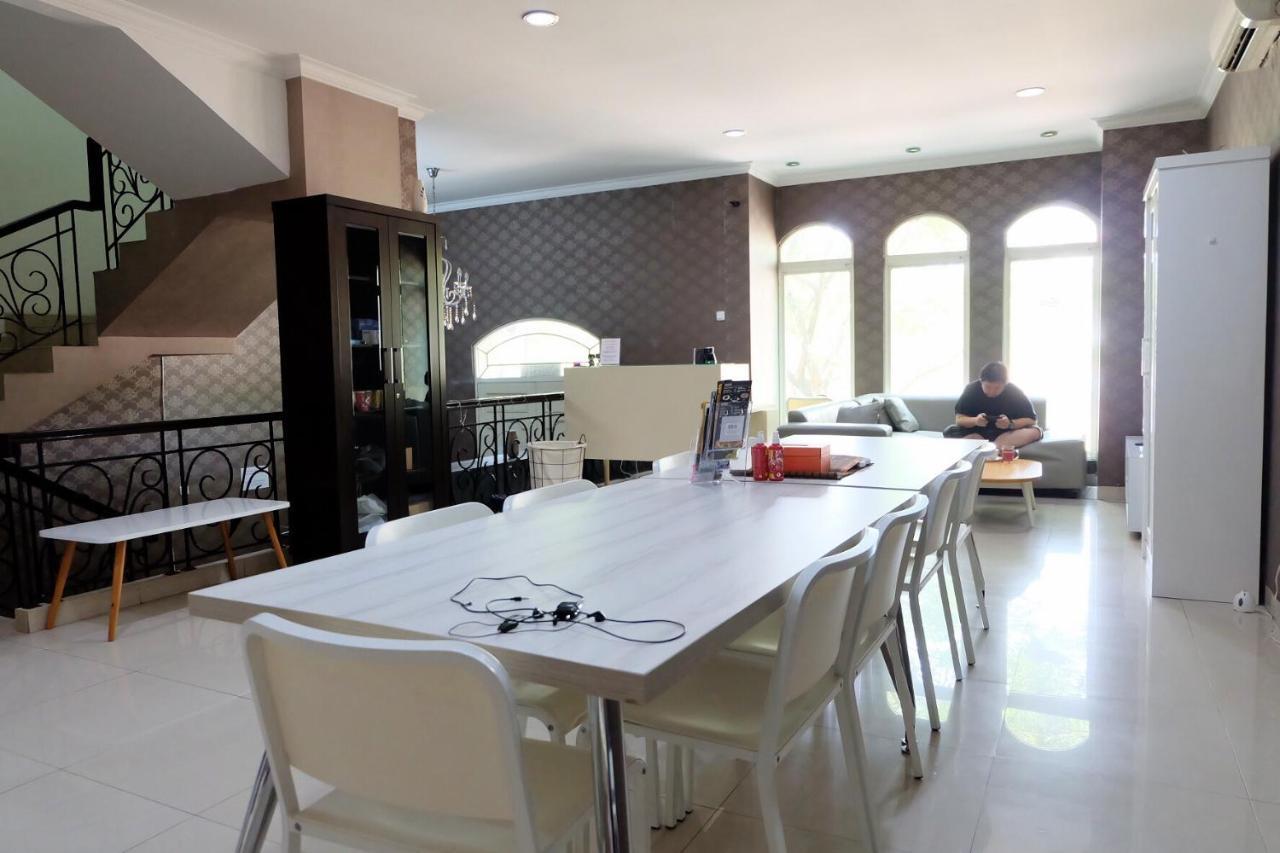 Homiestay Jakarta Exteriör bild